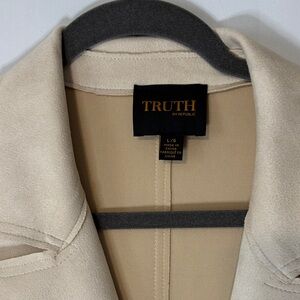 Truth Women's Trench Coat - Cream